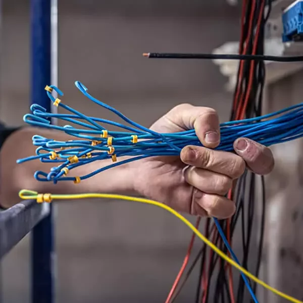 Solução em conexões e terminais elétricos.